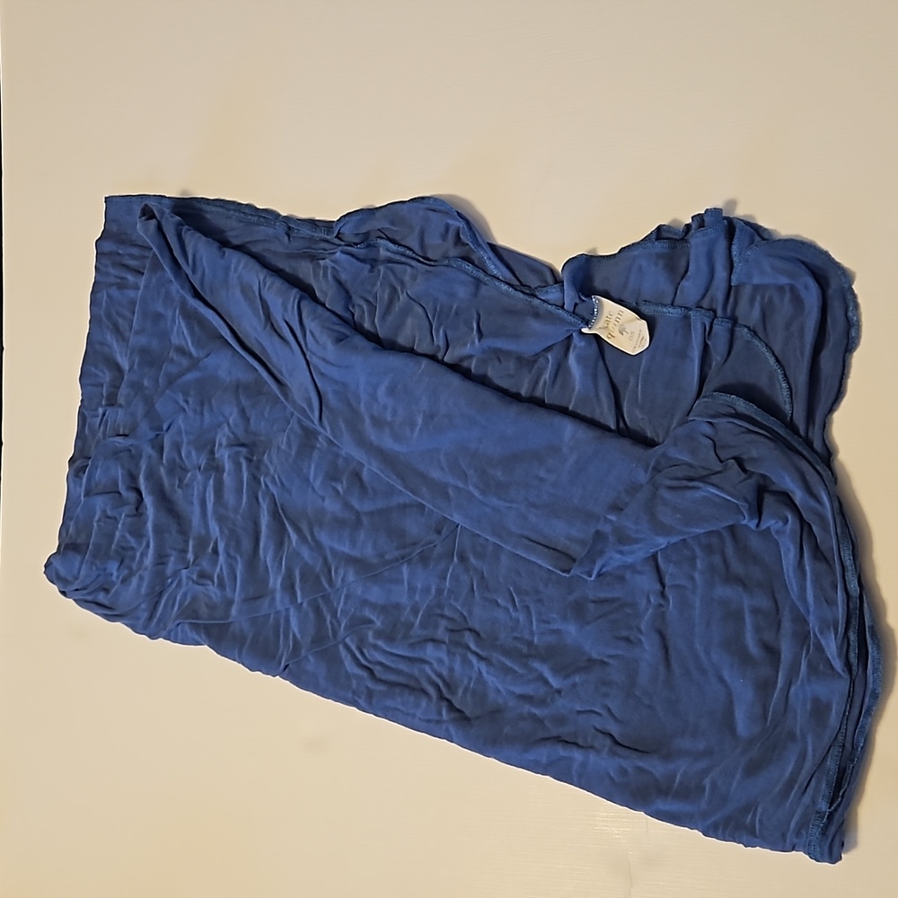 Kate Quinn bamboo swaddle blanket blue